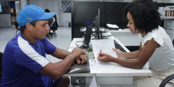 Ambulantes começam a se cadastrar para atuação no verão 2026 de Farol