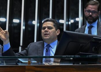 Alcolumbre envia recado para Lula após rejeição de Messias no Senado