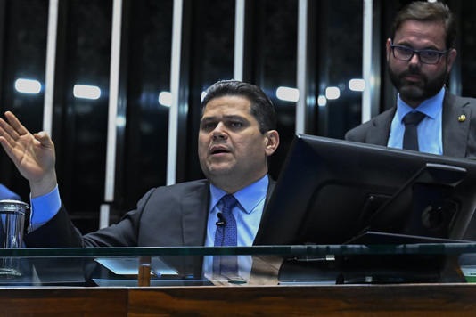 Alcolumbre envia recado para Lula após rejeição de Messias no Senado