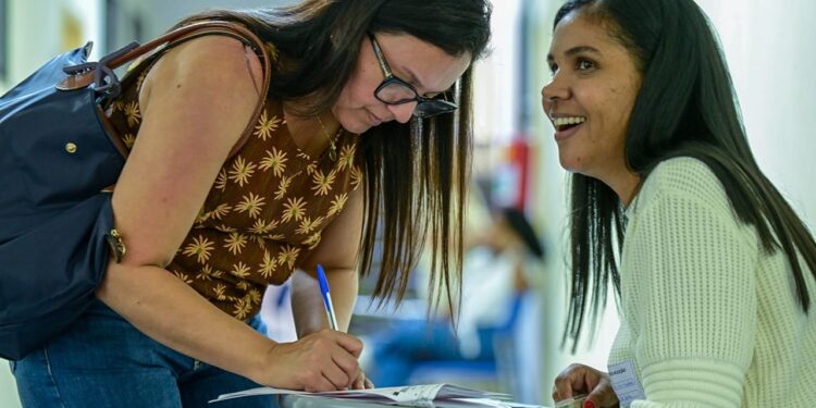 Concurso da Educação tem grande adesão e reforça confiança na rede pública