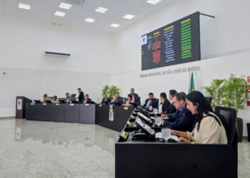 Limpeza de braço de rio e pagamento do ‘Cartão do Servidor’ nas férias em destaque