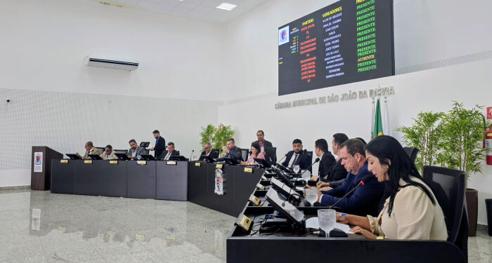 Limpeza de braço de rio e pagamento do ‘Cartão do Servidor’ nas férias em destaque