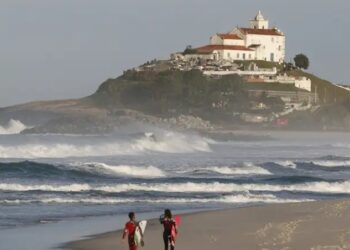 CAPITAL ESTADUAL DO SURFE: ONDAS QUE MOVIMENTAM QUASE R$180 MILHÕES NA ECONOMIA DE SAQUAREMA