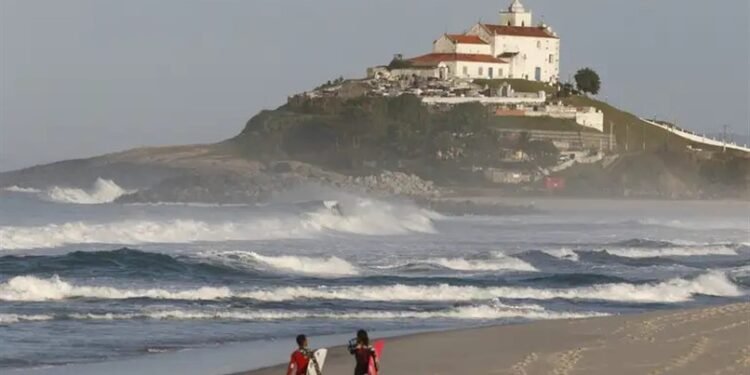 CAPITAL ESTADUAL DO SURFE: ONDAS QUE MOVIMENTAM QUASE R$180 MILHÕES NA ECONOMIA DE SAQUAREMA