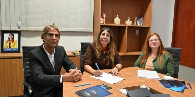 Estudo para enfrentamento da erosão costeira em Atafona e no Açu tem ordem de serviço assinada