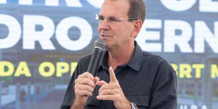 Eduardo Paes lidera cenários de 1º e 2º turno, aponta RealTime/Big Data