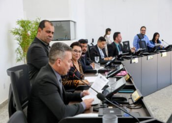Legislativo aprova indicação que sugere jornada de trabalho de 30 horas para profissionais da Enfermagem