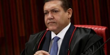 Polícia Federal revela contrato de R$ 427 milhões relacionando Nunes Marques e Vorcaro