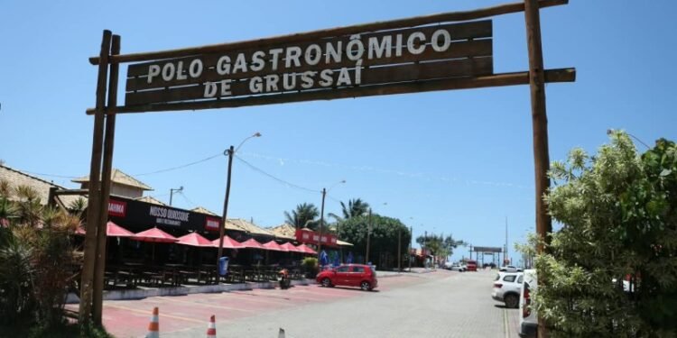Pórticos do Polo Gastronômico de Grussaí serão retirados para manutenção